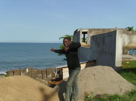 Heureusement que la mer est là.
