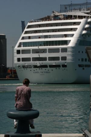Bateau à Ancone : entorse au règlement.