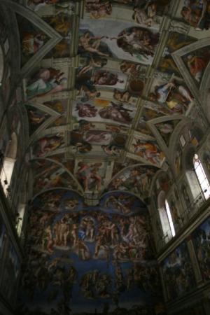 Le plafond de la Sixtine, malgré les touristes.